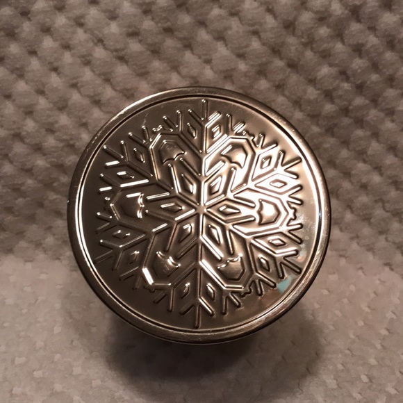 Bath and Body Works Twisted Peppermint 3 Wick Candle - Picture 2 of 4